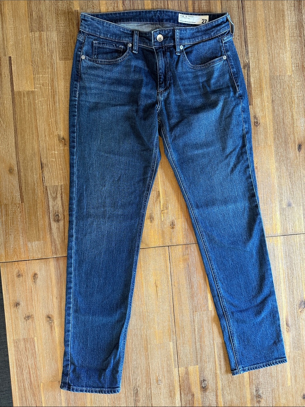 Rag and bone. Dylan low rise boyfriend size 28. Women’s Denim Jeans. Inseam 29.